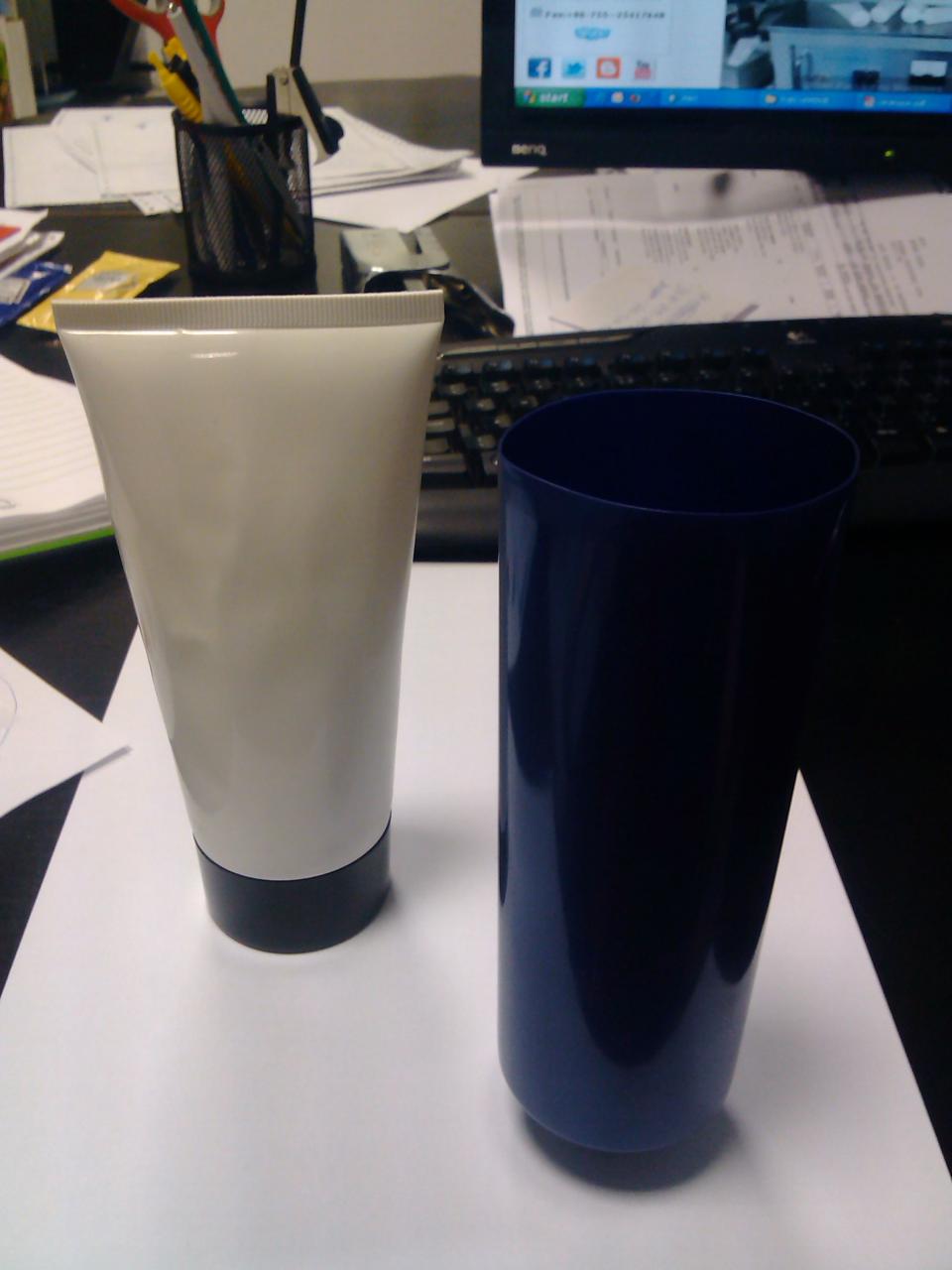 ultrasonic tubes sealing machine samples for tubes Machine de scellage de tubes à ultrasons Marina Dimitrov.jpg