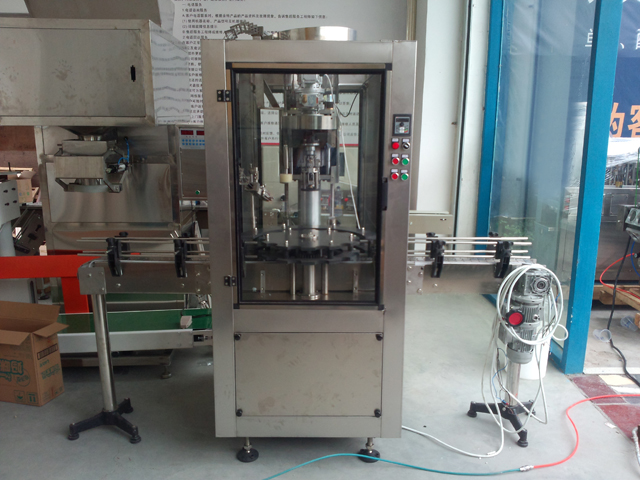 capsulage automatique des bouchons Ropp en ligne.jpg