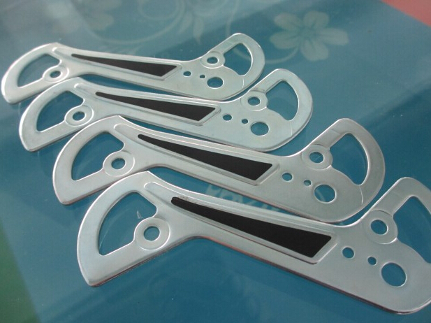 Machine d'étiquetage de sacs en plastique semi-automatique pour sacs à bec verseur pour surfaces planes