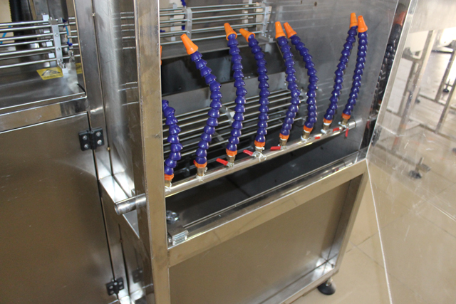 Machine à laver les bocaux (2).JPG