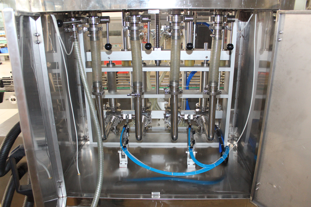 MACHINE DE REMPLISSAGE 4 têtes (2).JPG