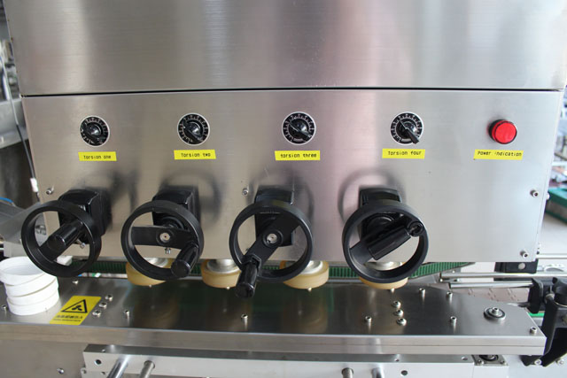 capsuleuse avec levage (2).JPG