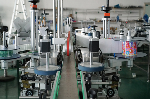 machine d'étiquetage double face.jpg