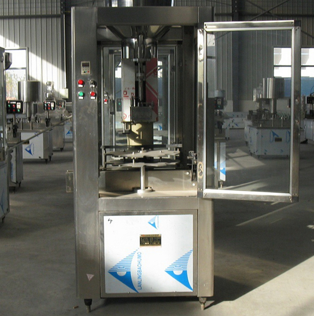 machines de bouchage automatique.jpg