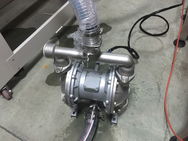 pompe de transfert pour matériaux de remplissage (1).JPG