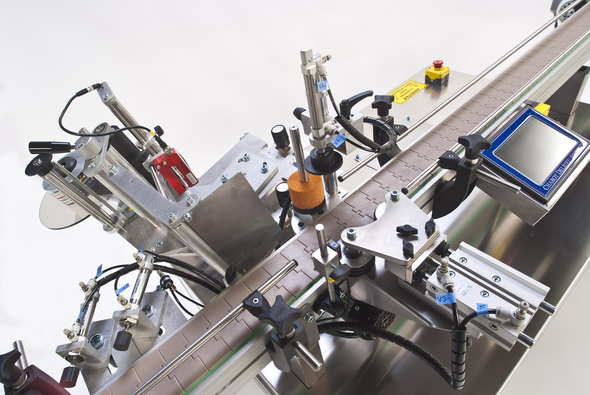 round bottle labeler equipment équipement d'étiquetage de bouteilles rondes.jpg