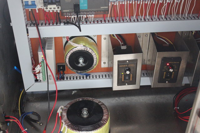 machine électronique interne.jpg