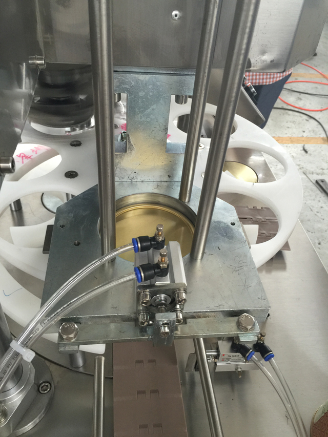 machines à sceller les canettes.jpg