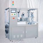 Machine de remplissage et de scellage par ultrasons pour tubes à bande automatique