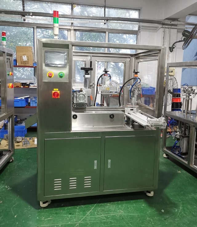 machine dans le réservoir de stockage.jpg