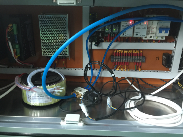 composant électrique pour machine d'étiquetage.jpg