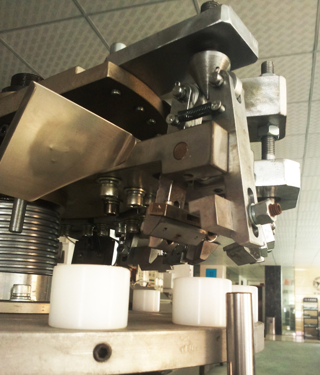 remplissage d'étanchéité pour tubes métalliques.jpg