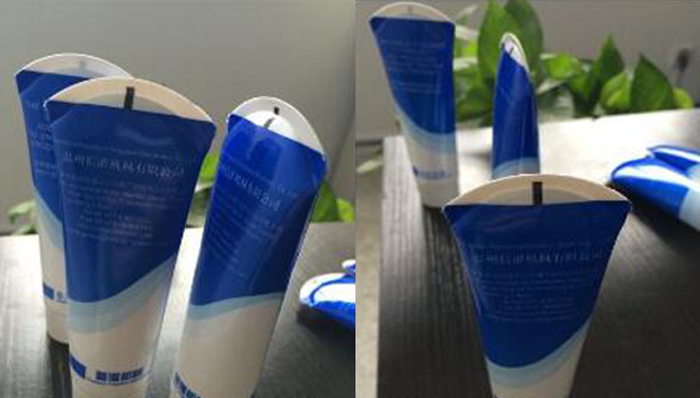 Équipement de remplissage et de scellage de tubes COURBÉS.jpg