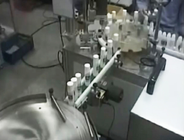 machines de remplissage et de bouchage.jpg