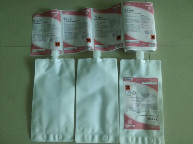 machines d'étiquetage de sacs semi-automatiques (4).jpg