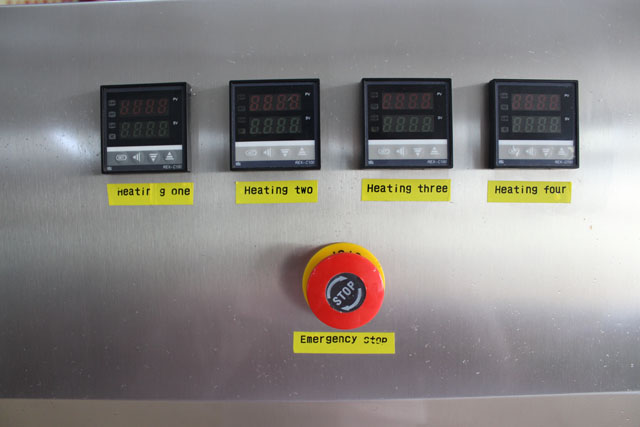 IMAGE RAPPROCHÉE DE LA MACHINE À BOUCHER LES VIS.jpg