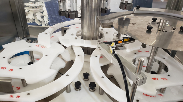 équipement de bouchage à vis.jpg