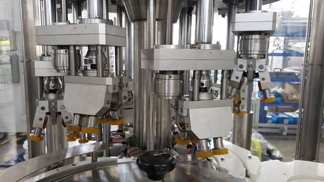 Bouchon à vis 8 têtes.jpg