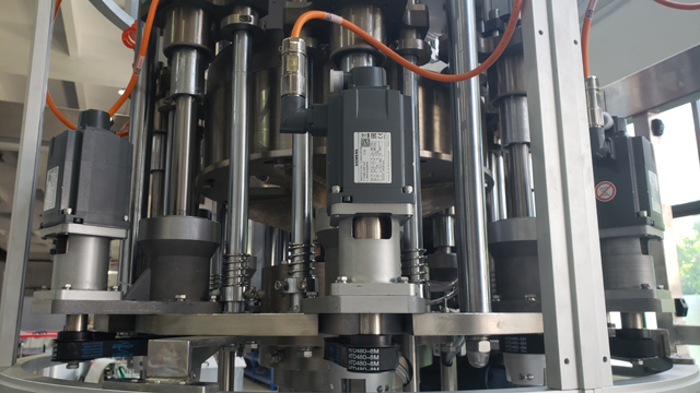 Bouchon à vis 8 têtes.jpg