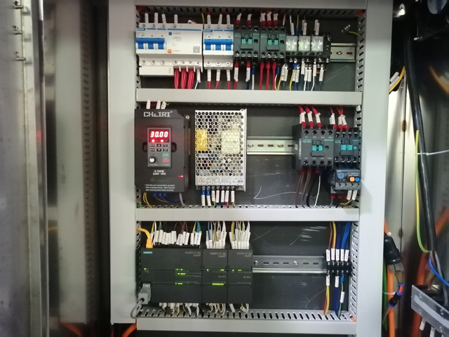 Machine de remplissage à 12 têtes avec réchauffeur mélangeur (2).jpg