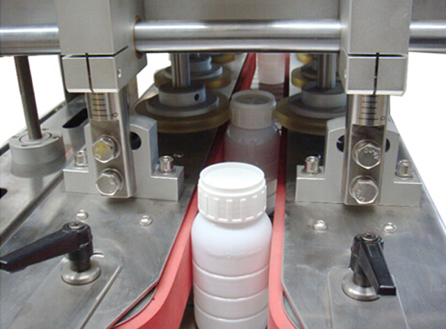 équipement de bouchage à vis.jpg