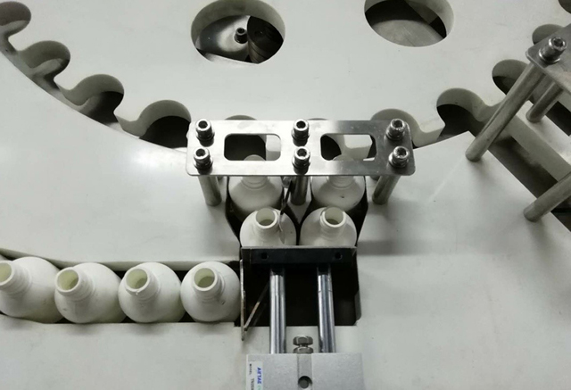 distributeur de biberons.jpg