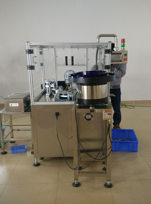 test de machines par un ingénieur.jpg