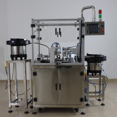 Machine de remplissage et de bouchage de tubes monobloc pour petites bouteilles