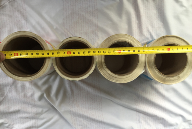 Rouleaux d'étiquettes pour l'étiquetage.jpg