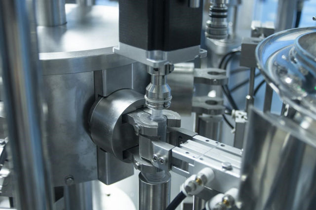 ligne de remplissage de seringues (6).jpg