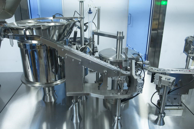 ligne de remplissage de seringues (1).jpg