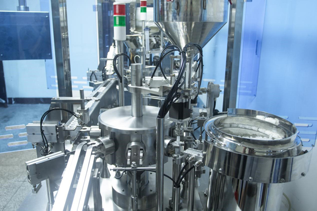 ligne de remplissage de seringues (3).jpg