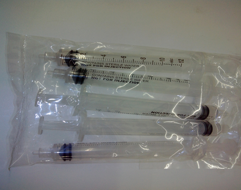 syringes remplissage de seringue plus proche.jpg