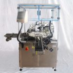 Machine de remplissage et de capsulage de liquides d'huile essentielle de bouteilles en verre rotatives servo