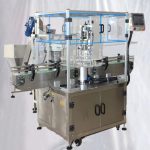 Équipement de capsulage rotatif de bouteilles de jus en plastique avec alimentateur élévateur à couvercle