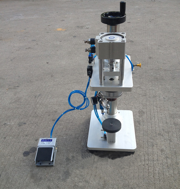 perfume pneumatic crimper equipments sertisseuse pneumatique pour parfums.jpg