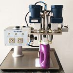 Machine de capsulage à vis pneumatique semi-automatique pour bouteilles de shampoing