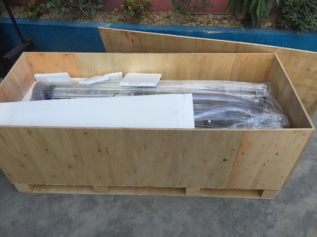 PLY wooden case packing for filling machine machines de remplissage dans des caisses en bois.jpg