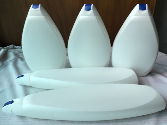 machine d'étiquetage semi-automatique échantillons.jpg