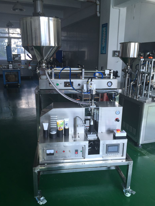 équipement de remplissage et de scellement de tubes (1).jpg