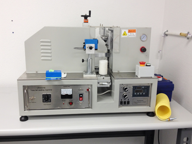 équipement de scellage à ultrasons.jpg