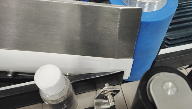 processus d'étiquetage des bouteilles.jpg