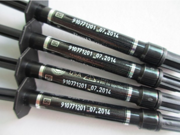 labeling printer machine for syringes impression d'étiquettes de seringues.jpg