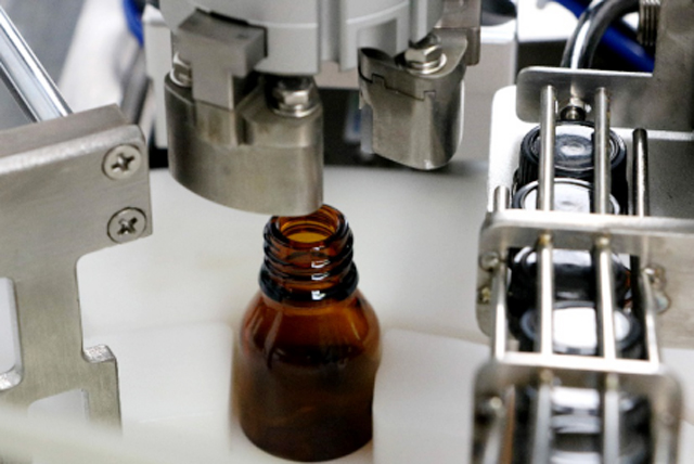 machine de remplissage de bouteilles d'huile de table.jpg