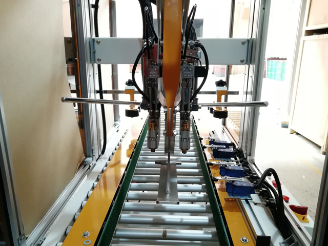 CARTON Détails de fermeture.jpg