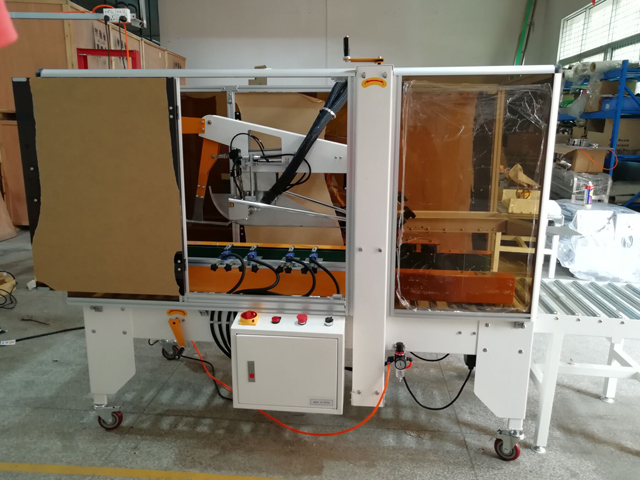 scelleuse de cartons avec dispositif de colle thermofusible (1).jpg