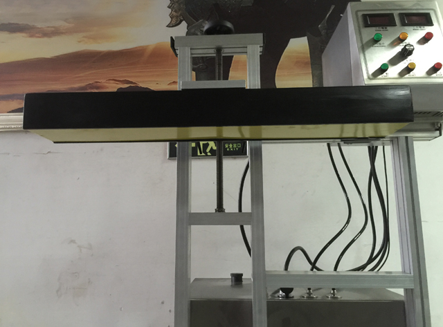 machines de scellage par induction à refroidissement par eau.jpg